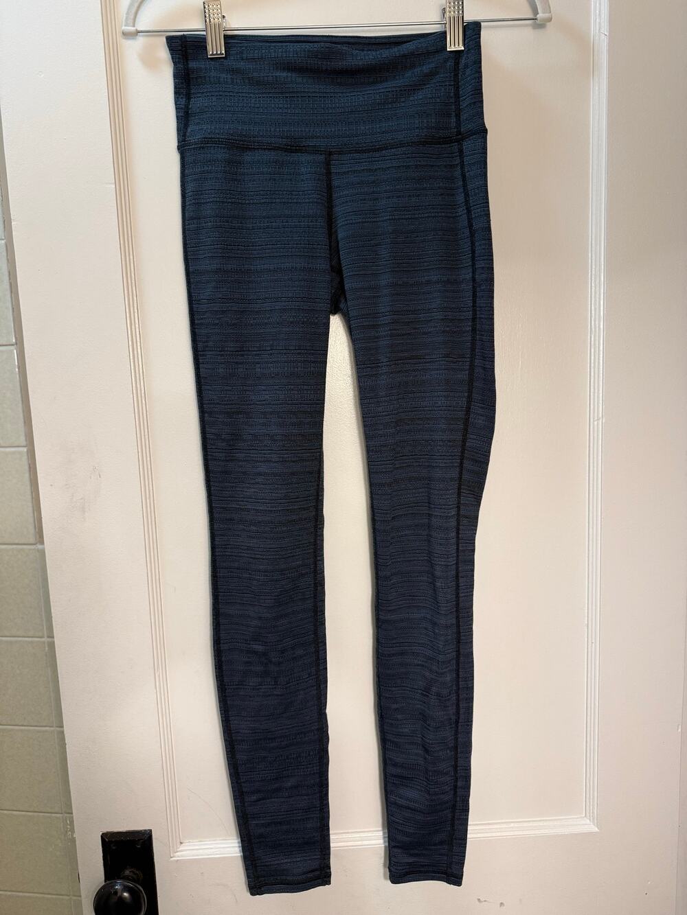 Athleta High Rise Jacquard Chaturanga Tight Leggings Womens Size XS Blue
